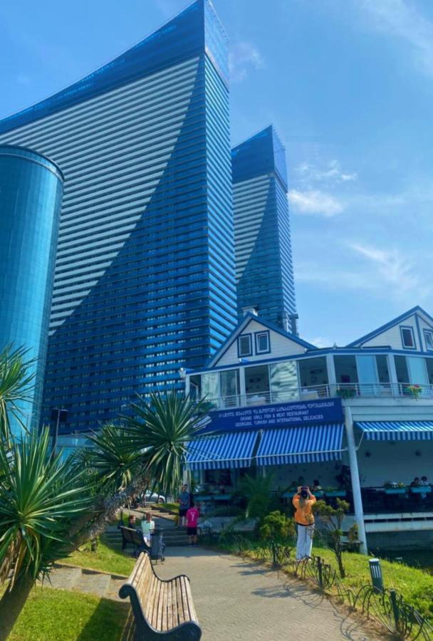 Batumi Beach Side & Sea View Aparthotel Dış mekan fotoğraf